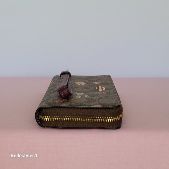 COACH Signature Canvas With Wildflower Print Zip-Around Wallet/Wristlet-Khaki M - Picture 11 of 16